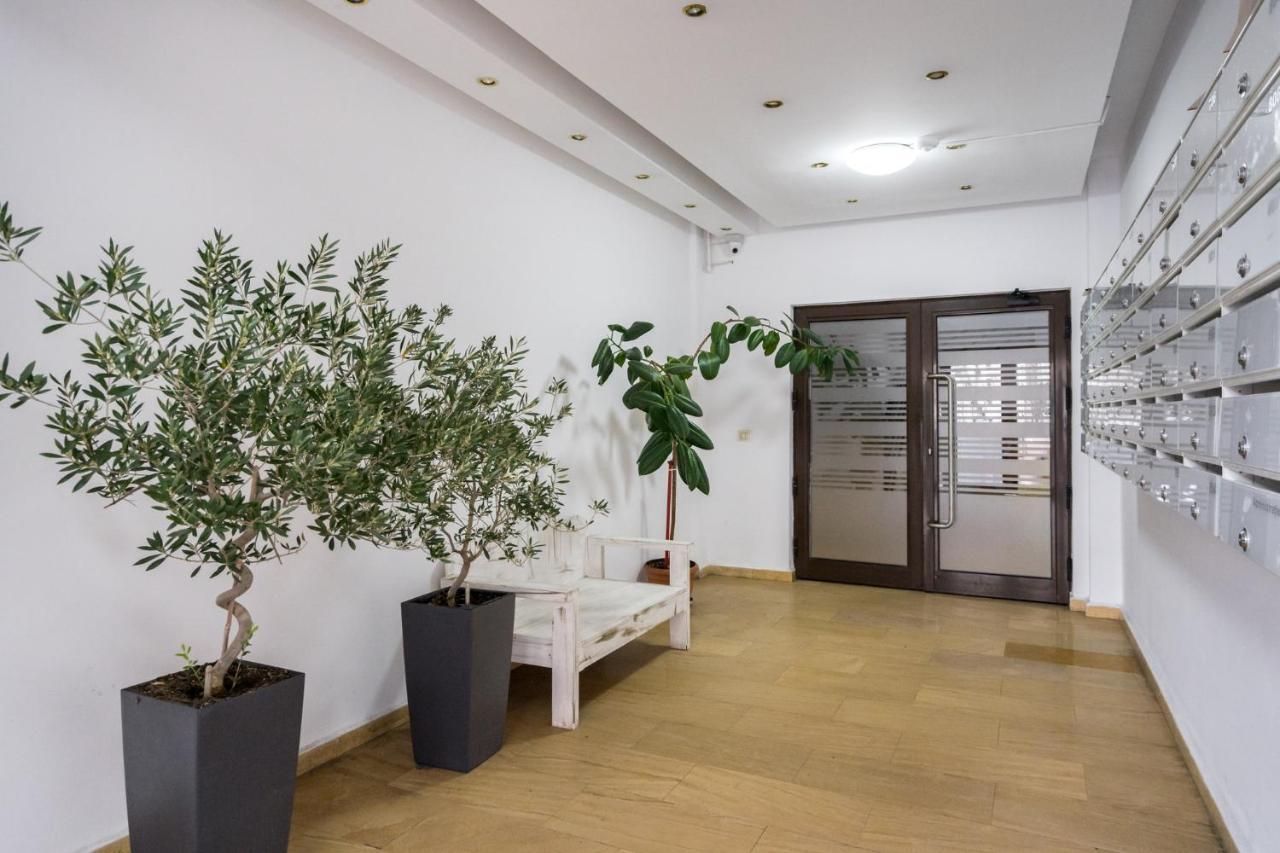 Jungle Escape - Luxe 1-Br Haven In Bucharest公寓 外观 照片