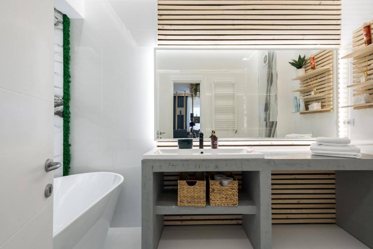 Jungle Escape - Luxe 1-Br Haven In Bucharest公寓 外观 照片