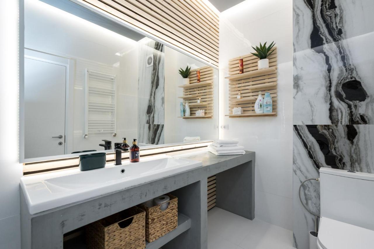 Jungle Escape - Luxe 1-Br Haven In Bucharest公寓 外观 照片